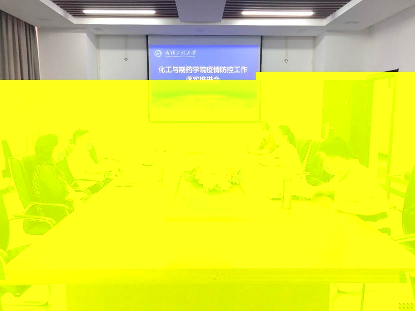 桌子上的電腦螢幕中度可信度描述已自動生成